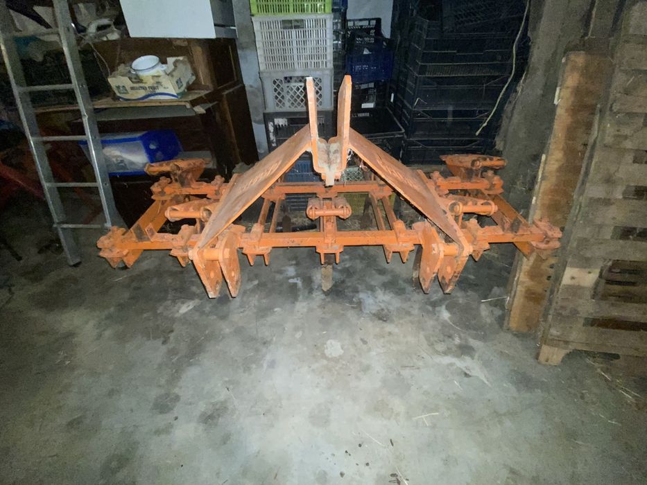 Vendo escarificador galucho 7 dentes semi novo