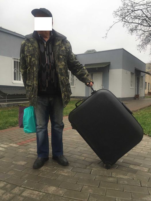 Чемодан на колесах Луцк