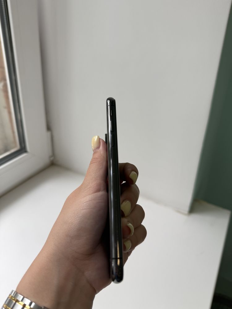 iPhone XS в гарному стані
