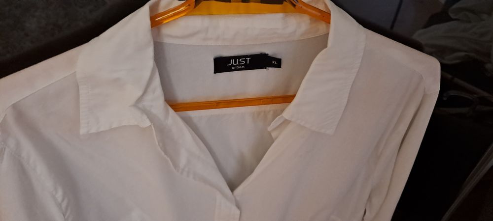 Camisa branca cintada