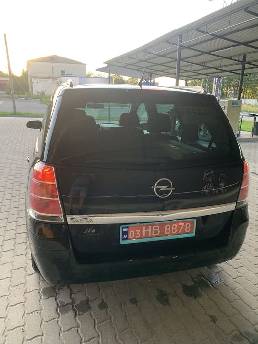 Opel zafira B 2006рік бензин 1.6 механіка