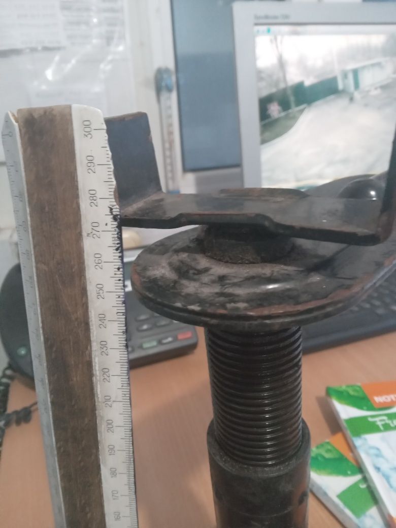 Домкрат  от Газели винтовой