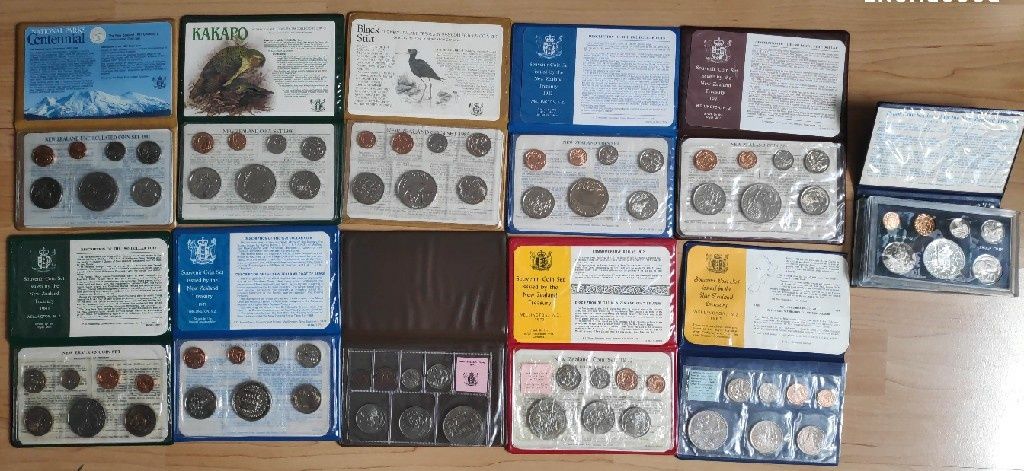 Zestaw 10 kompletów rocznikowych zestawów monet nowozelandzkich