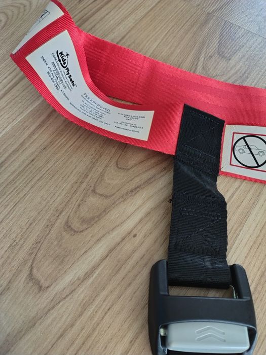 Pasy bezpieczeństwa do samolotu dla dzieci