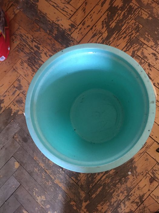 Пластиковое ведро