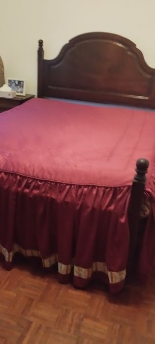 Cómoda e cama de casal