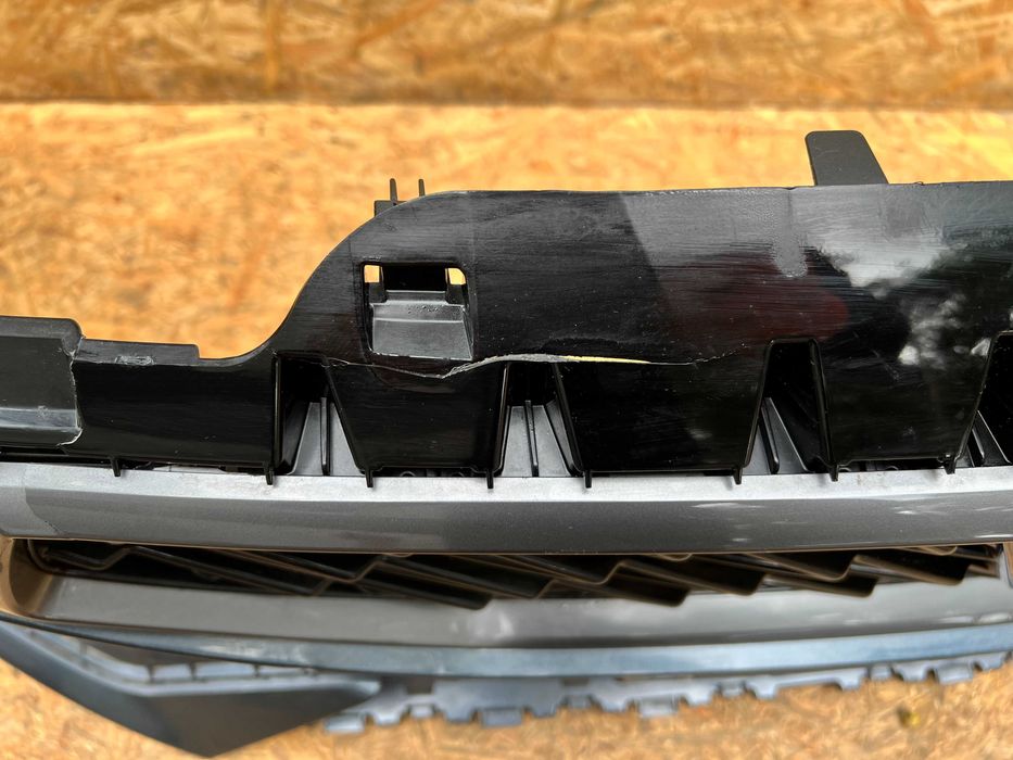 Leon Cupra Przedni zderzak GRILL Oryginał demontaż