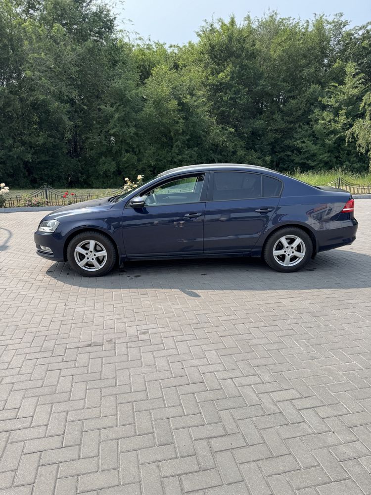 Volkswagen Passat B7 2012, 1.8