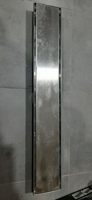 Calha de duche ao nivel do pavimento