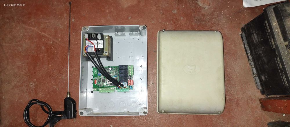 Блок управління Came ZF1 з антеною для розпашних воріт.