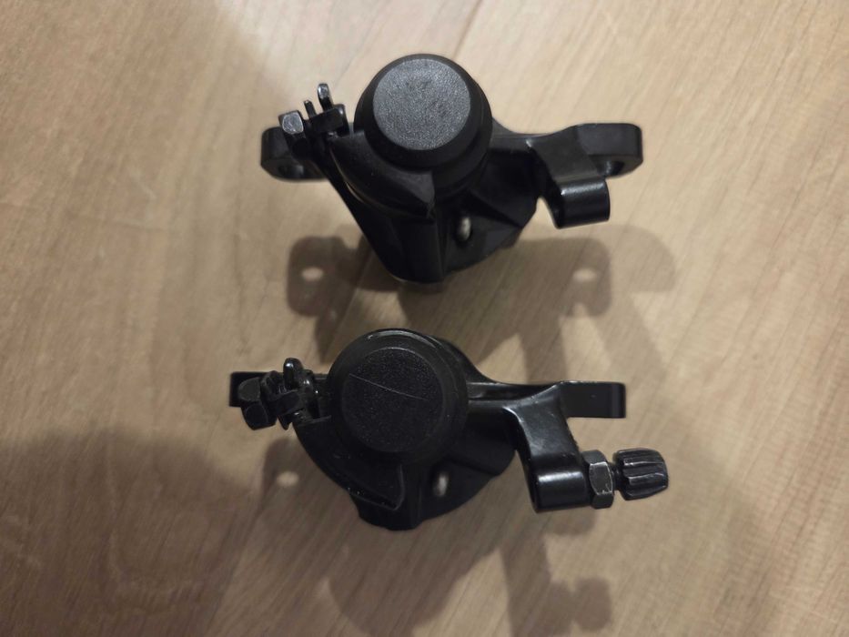 Komplet mech. zacisków do hamulca tarczowego Shimano BR-M375. Stan Bdb