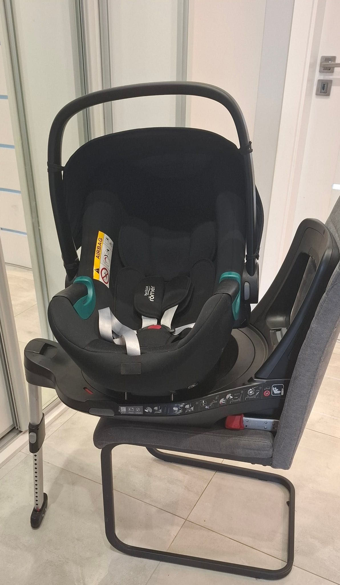 Fotelik Britax Romer Baby Safe 3 i-size + baza obr. FLEX BASE iSENSE