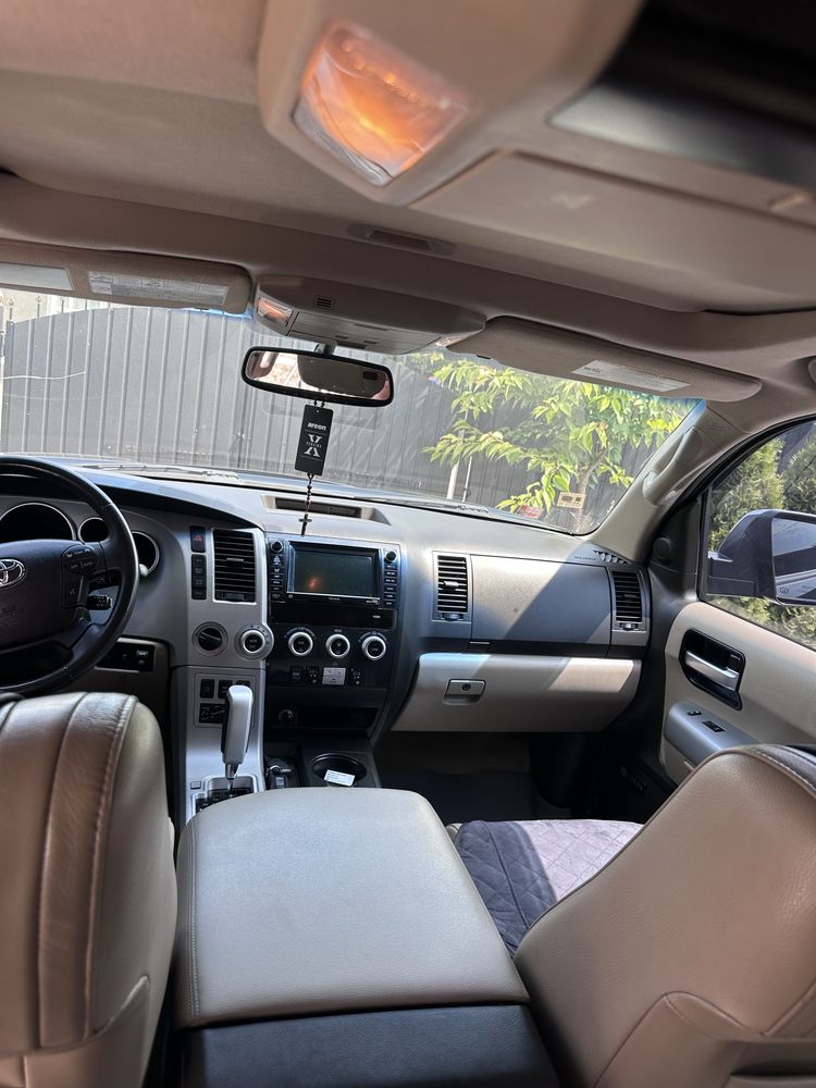 Toyota Sequoia 5.7L V8