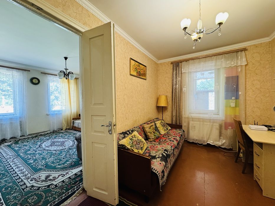 1/2 вул. Благовісна 200 . Центр