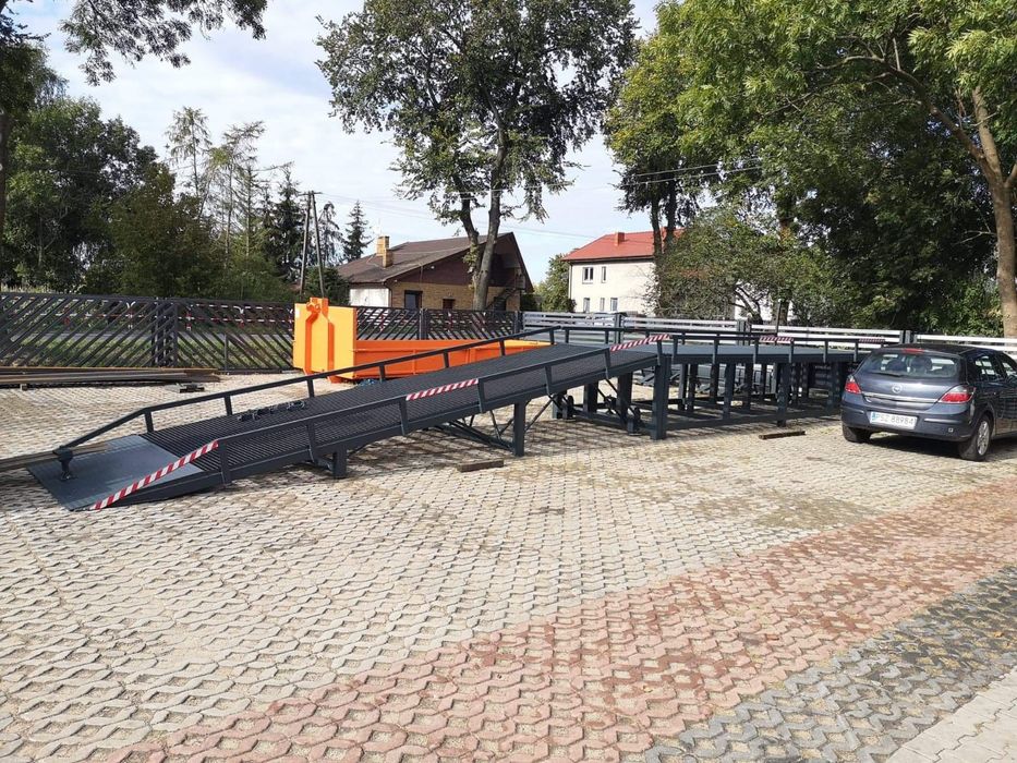 Stanowisko przeładunkowe,rozładunek,stacjonata,dok,podest,podwyższenie