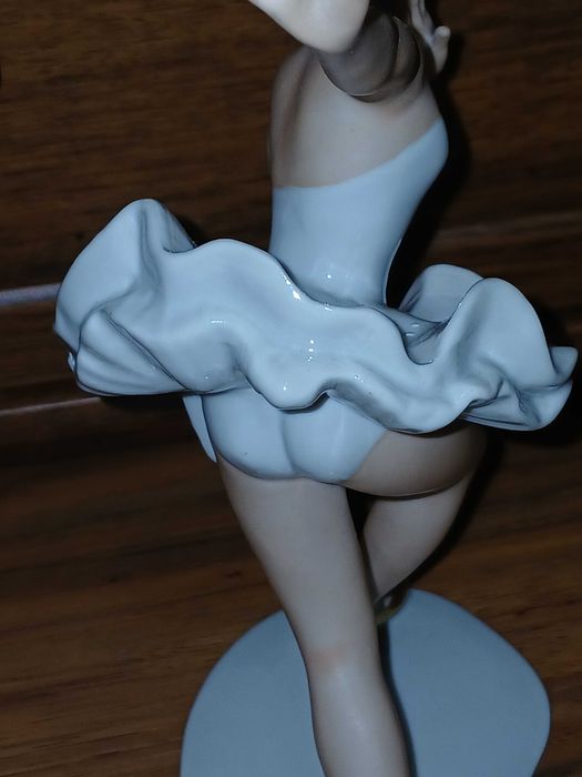 Stara figurka Wallendorf tancerka baletnica