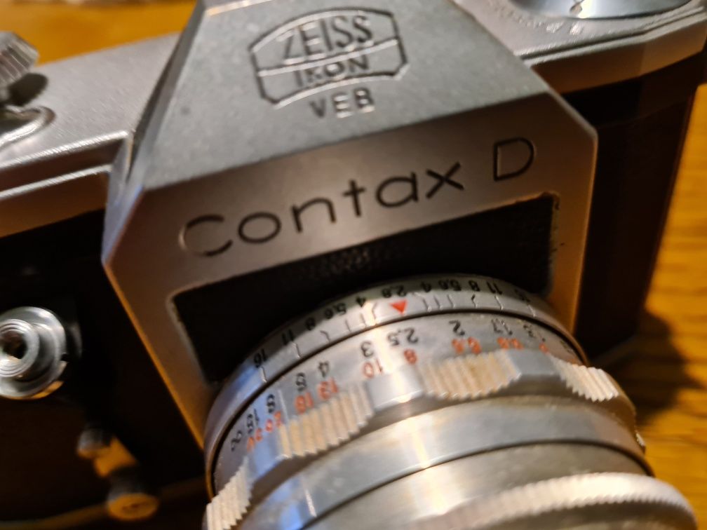 Contax D z obiektywem tessar