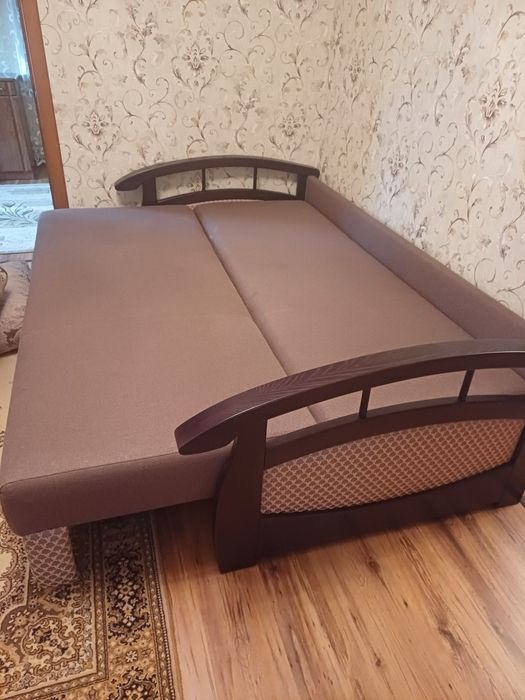 Продам диван двухспальный