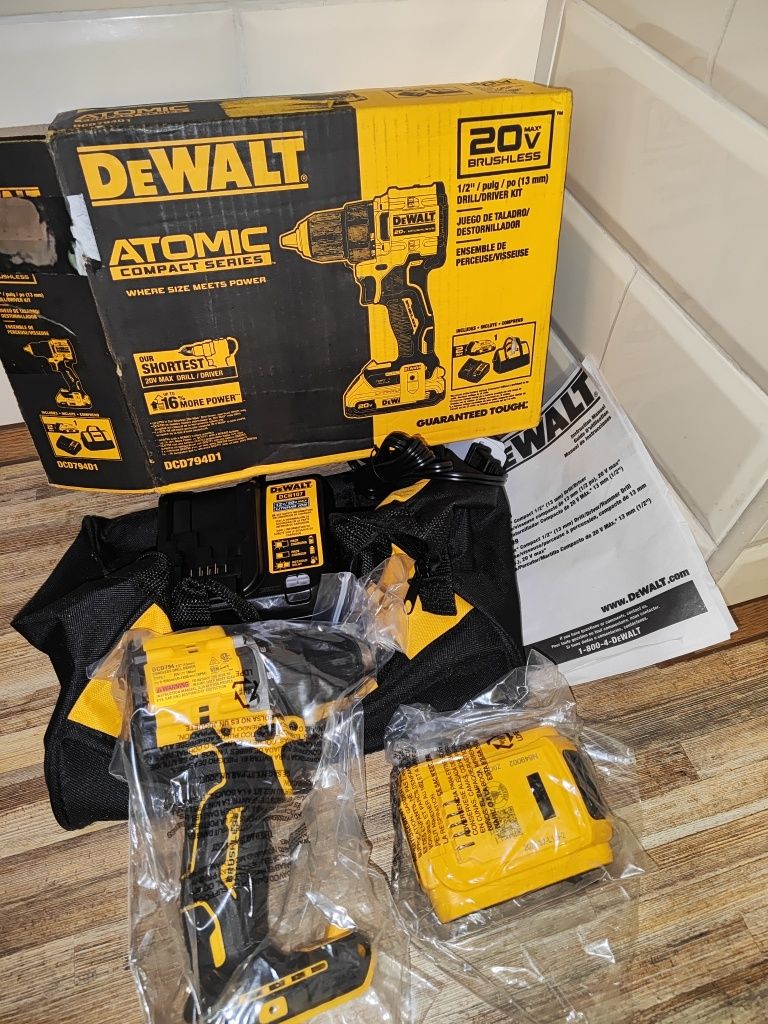 Безщітковий Дриль шуруповерт DEWALT DCD794D1