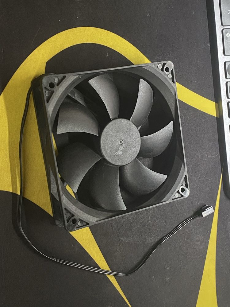 Вентилятор для корпуса  Cougar Adc12025M 12S 120mm