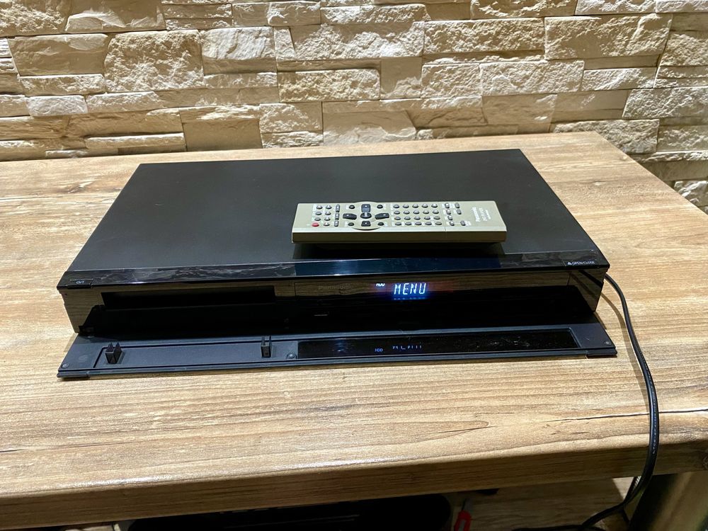 Dvd blu ray Panasonic DMR -BST730