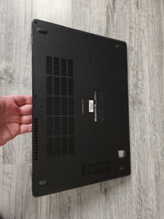 Мощний ноут 8ядер/SSD 256/16GB DDR4/FullHD IPS СЕНСОРНИЙ/гарний стан