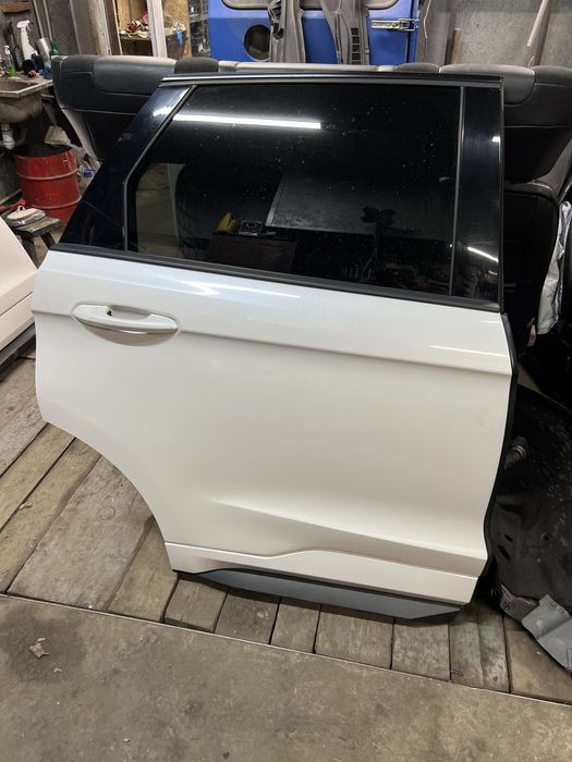 Задняя правая дверь ford edge 2015-2024 год форд едж двери