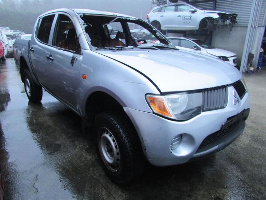 Mitsubishi L200 2,5 DI-D (136cv) de 2005 - Peças Usadas (6553)
