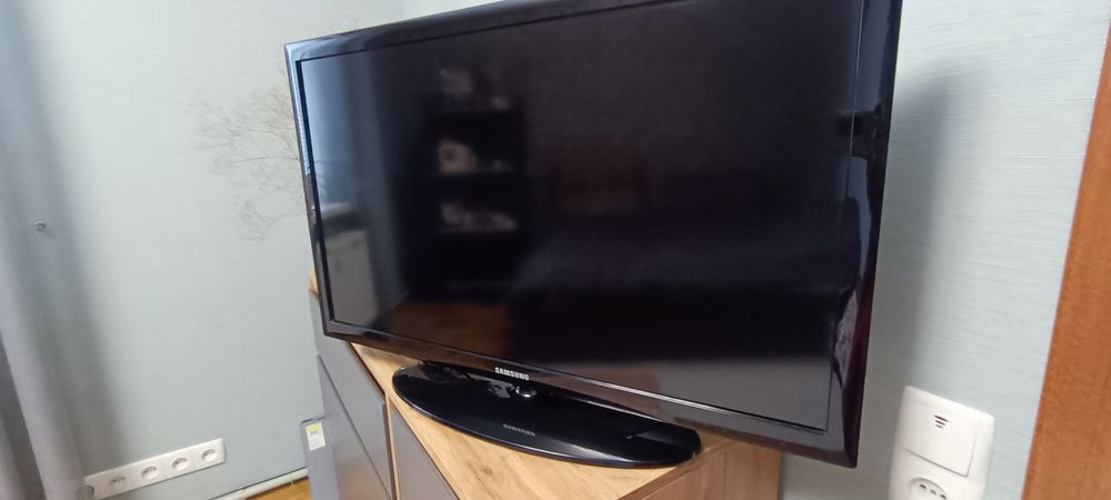 LCD телевізор Самсунг 32"