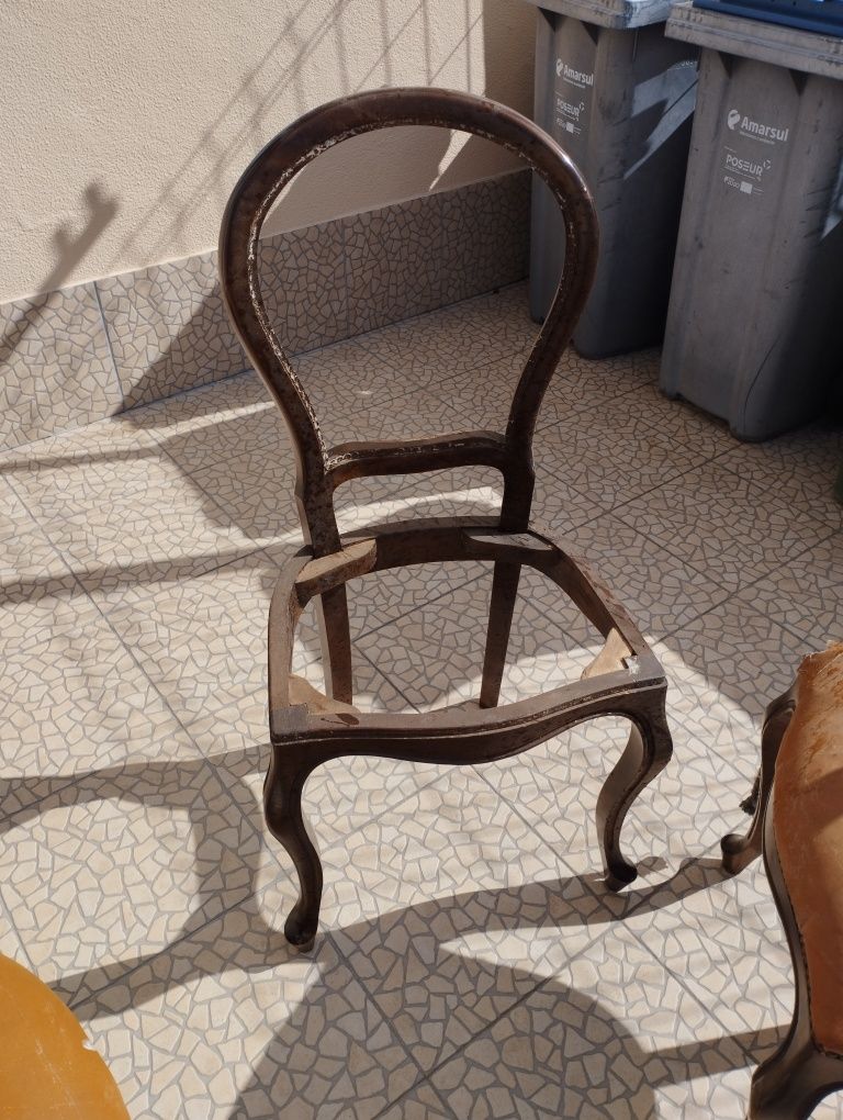 4 Cadeiras madeira para restaurar