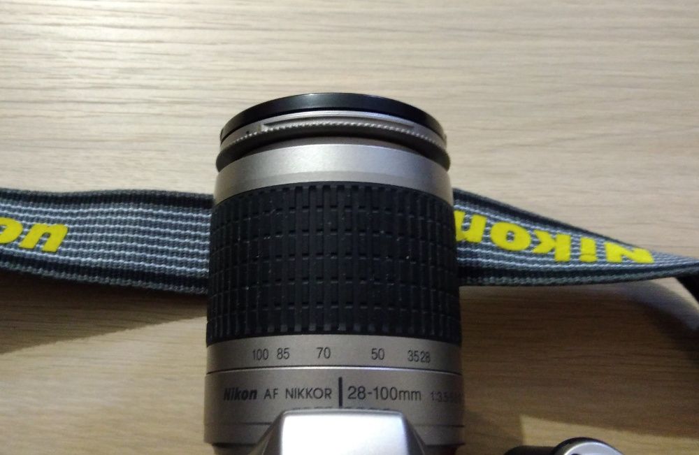 Maquina fotográfica Nikon F65 Prata SLR de 35mm + Objetiv