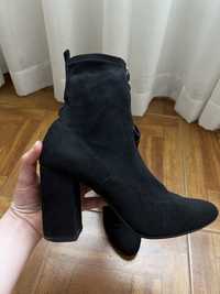 Botas 38 bershka preto