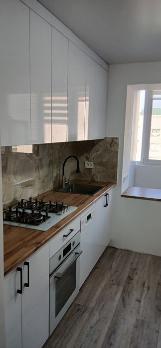 Кухня, шафа, ліжко, тощо