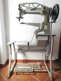 Máquina de coser calçado e cabedal