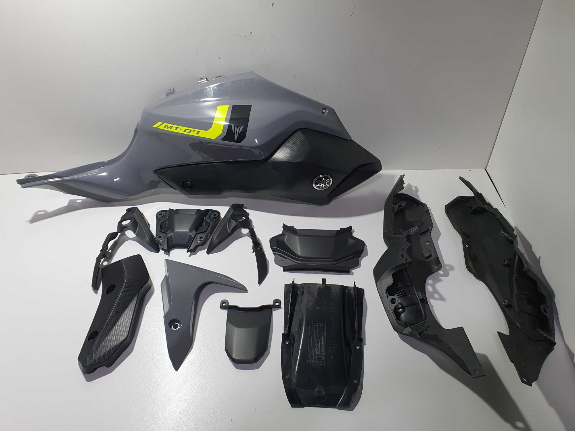 Yamaha MT07 14 - 18 zestaw plastików owiewka ogon osłona mocowanie