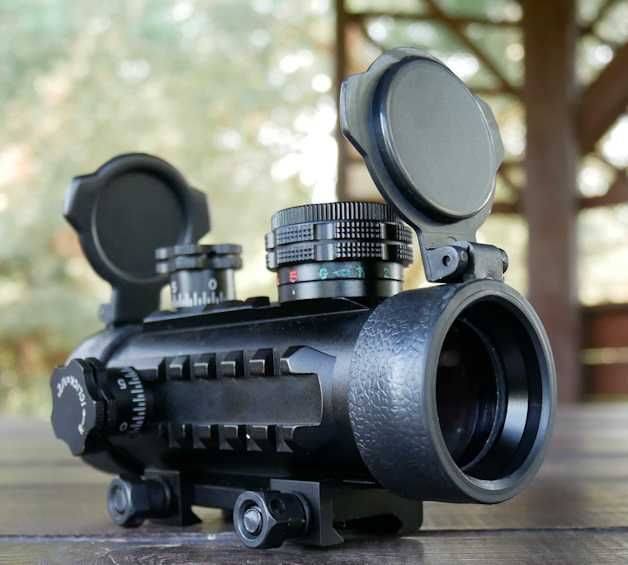 Celownik Kolimator RED DOT 1x35 z szynami RIS