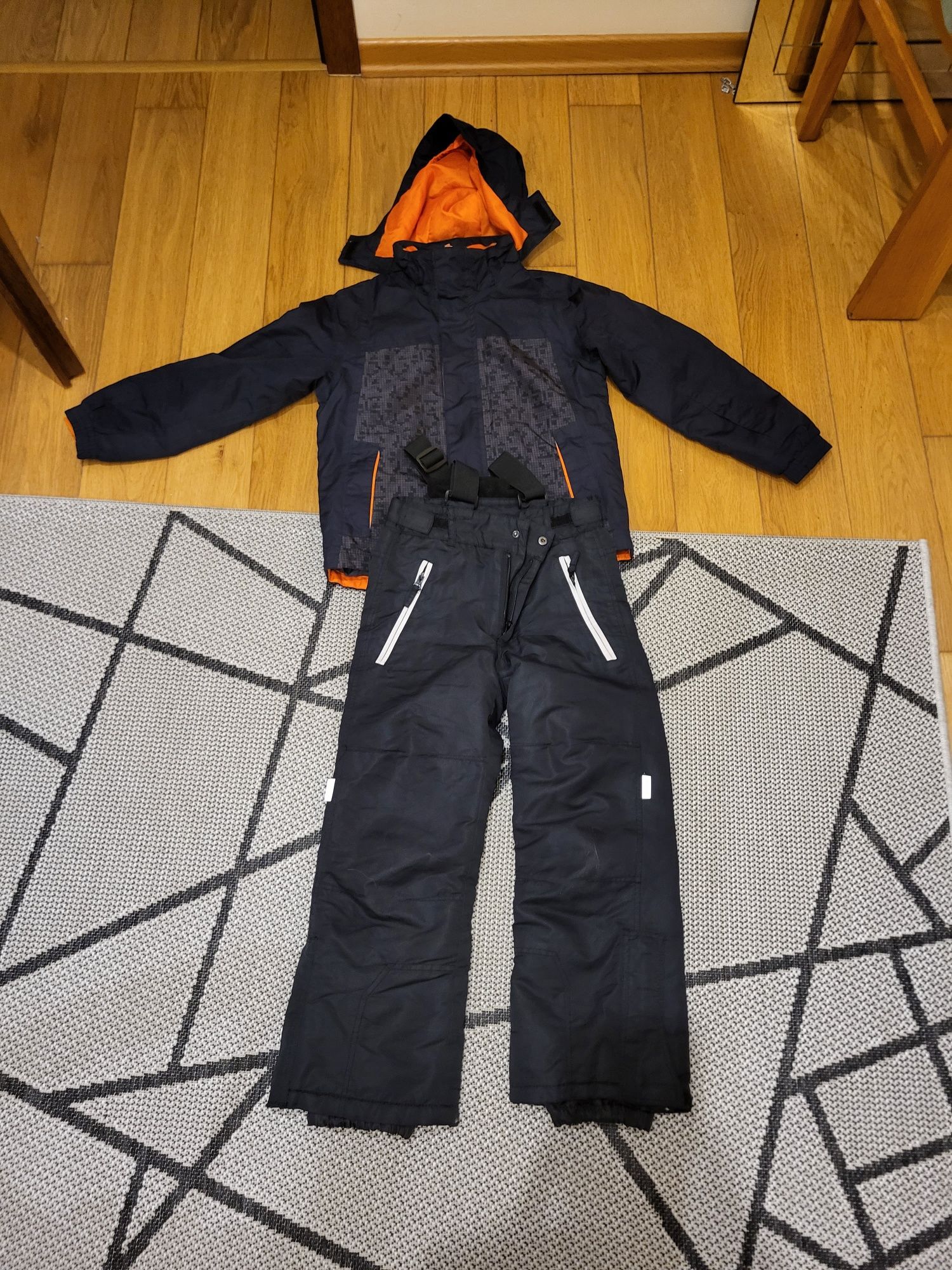 Zestaw ubrań narciarskich(kurtka + spodnie)