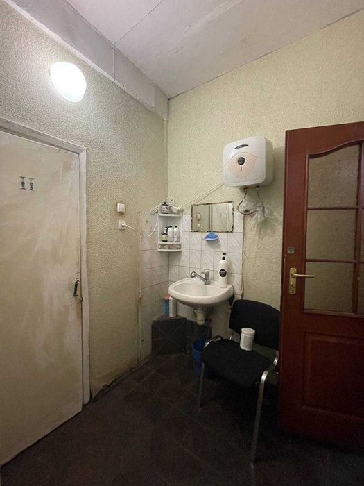 Продам приміщення, 82кв.м., Лайоша Гавро 6!