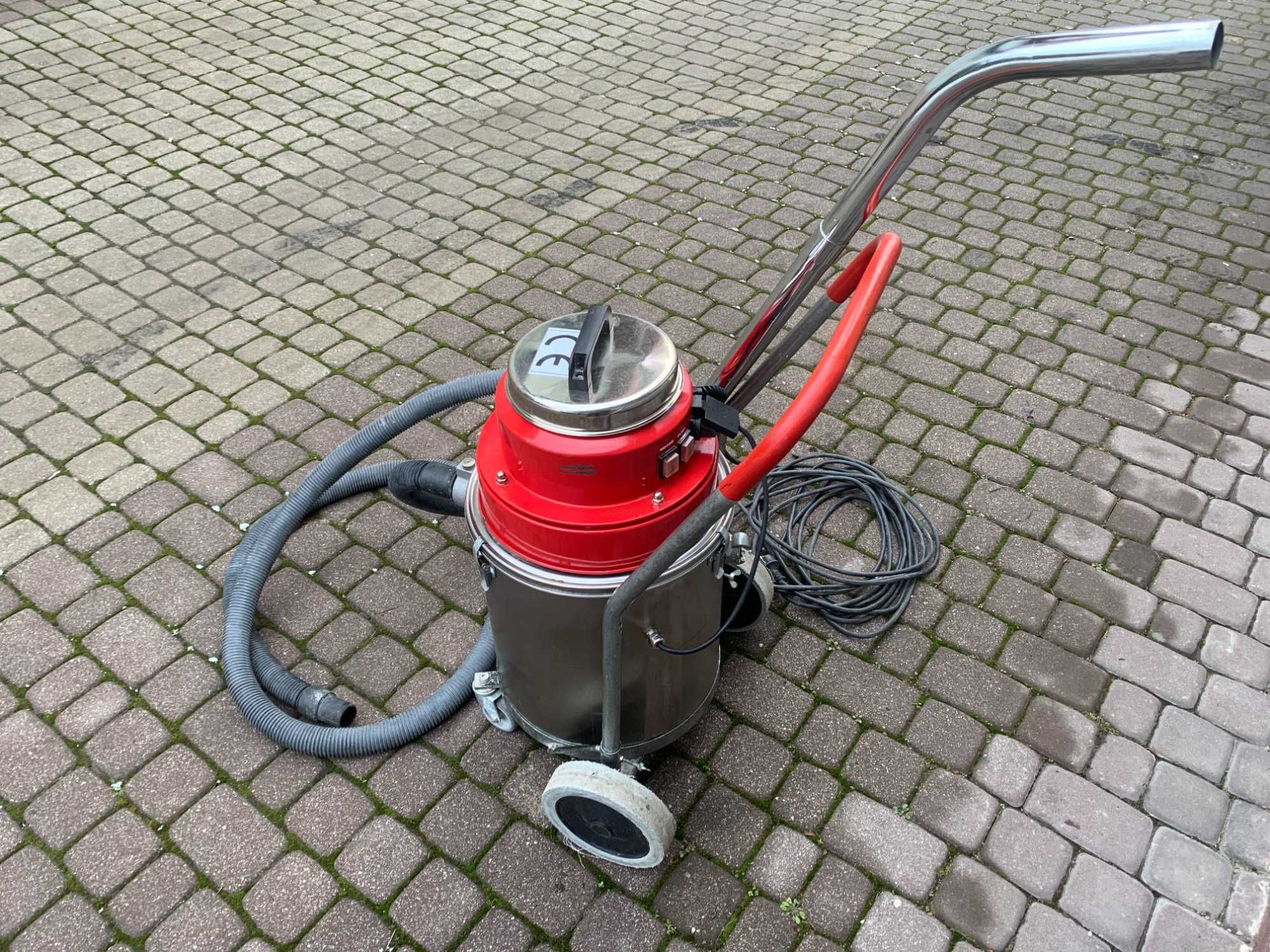 Odkurzacz przemysłowy Pullman Ermator Husqvarna W250P z pompa wody