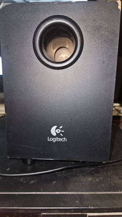 Продам самбуфер Logitech  LS 21