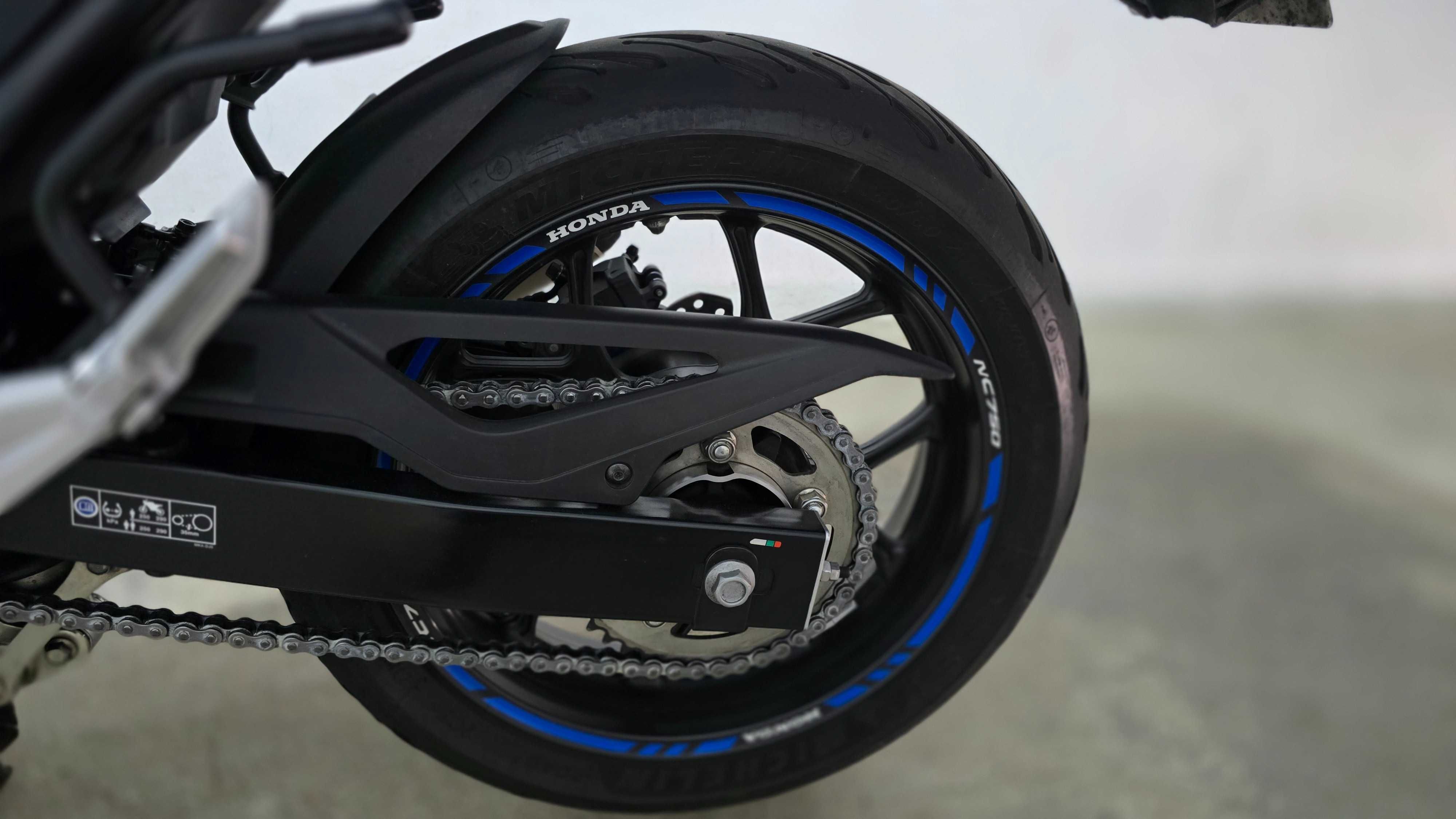 Honda NC750X 2019 com poucos kms