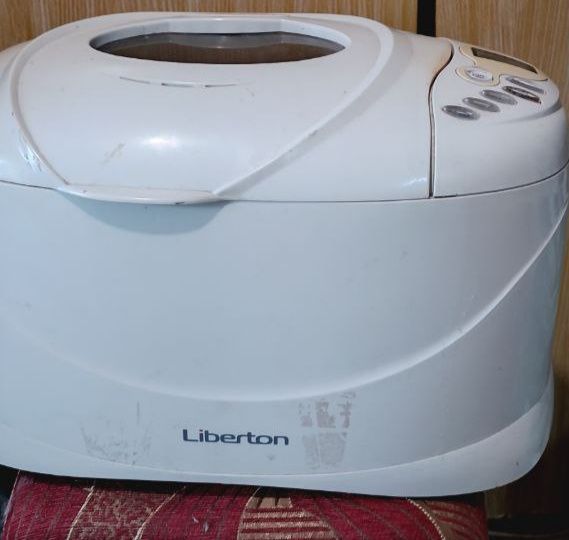 Хлебопечка Liberton в хорошем состоянии