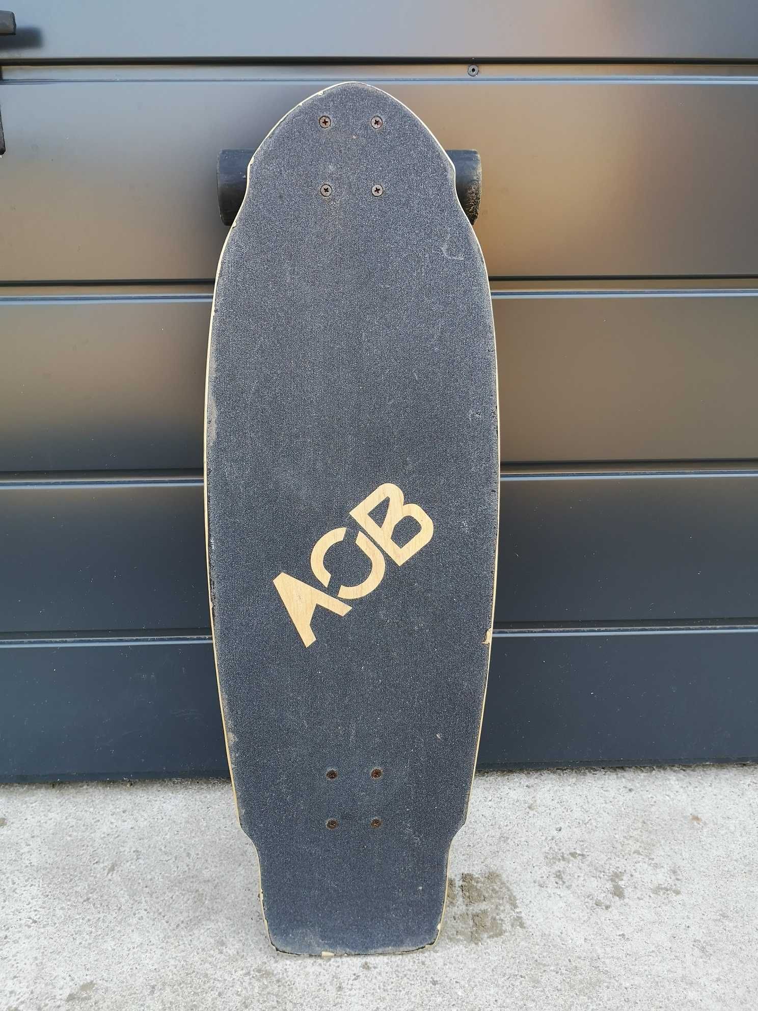 Longboard firmy AOB