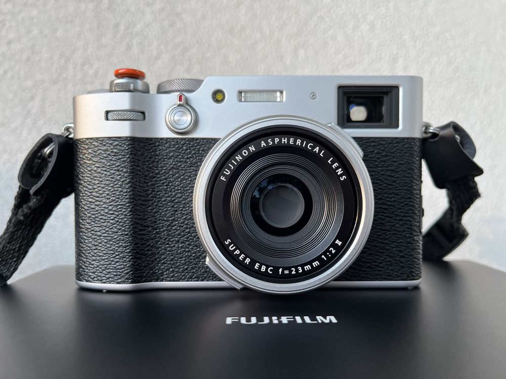 Fujifilm x100v srebrny