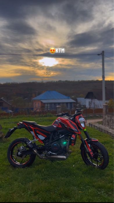 KTM duke 690r.     ..