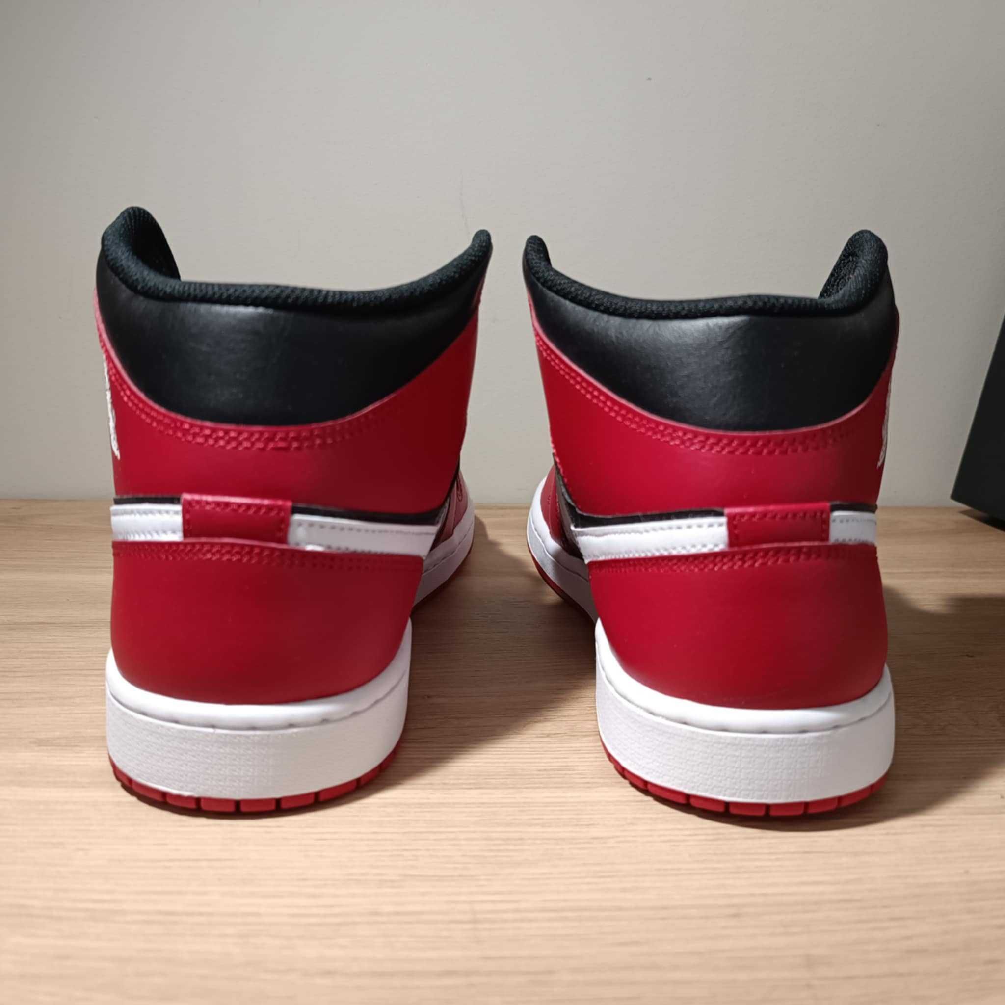 Air Jordan 1 Mid r. 45 (29 cm) Black/White-Gym Red