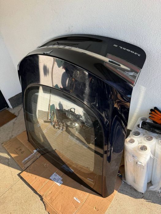 Ляда, кришка багажника Tesla S, тесла с дорест