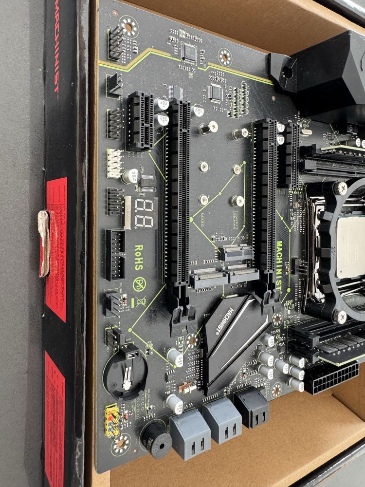 MotherBoard + Xeon E5-2666v3 + 16gb DDR4 2666mhz