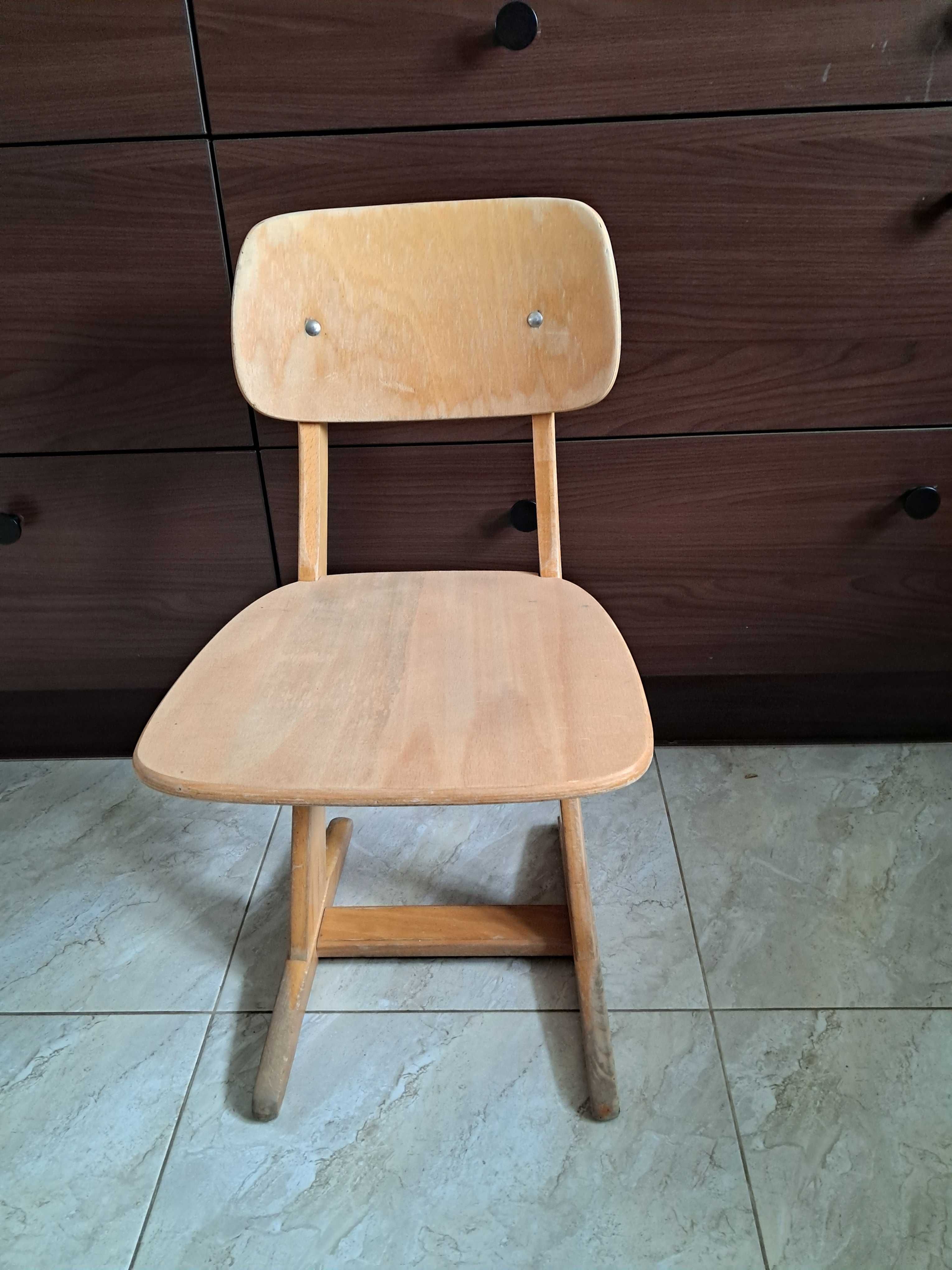 Krzesełko drewniane dla dziecka retro
