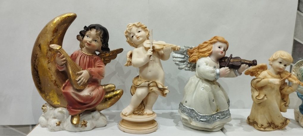 7 sztuki Figurki Aniołki Aniołek z instrumentami muzycznymi do szopki